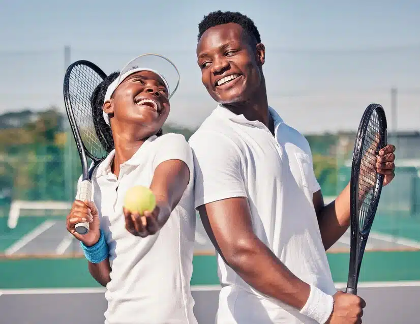 un couple qui pratique leur sport favori ensemble