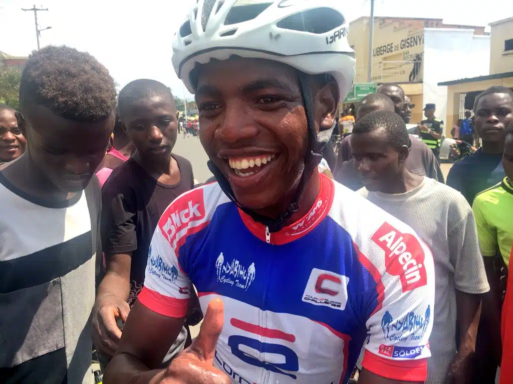 image de Eric Manizabayo alias Karadiyo qui remporte la kivu race