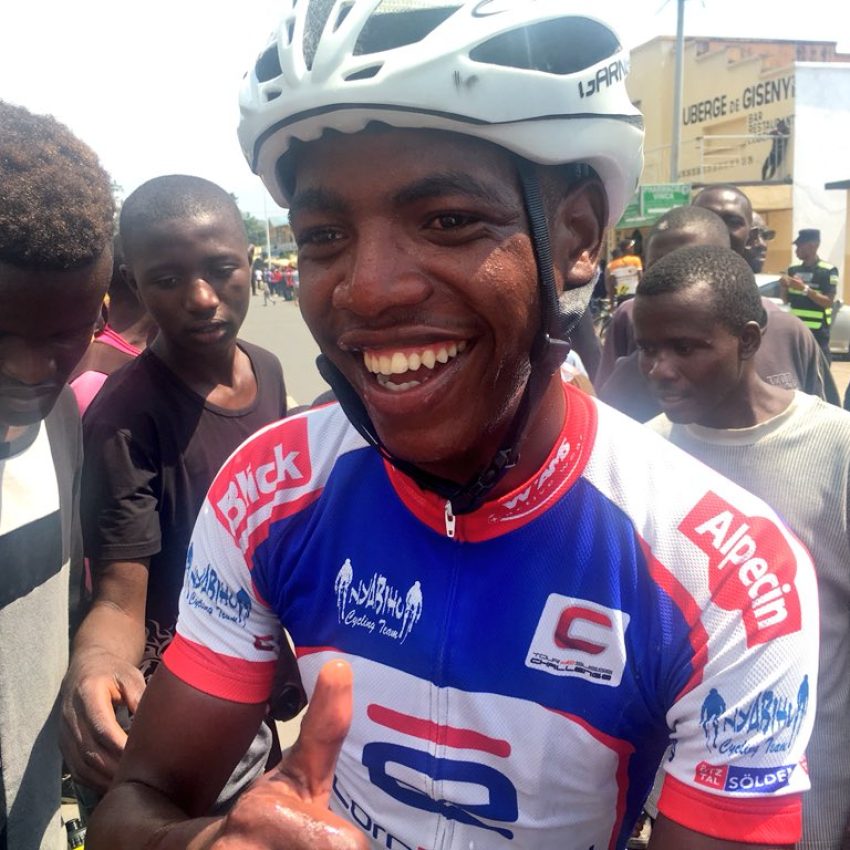 image de Eric Manizabayo alias Karadiyo qui remporte la kivu race